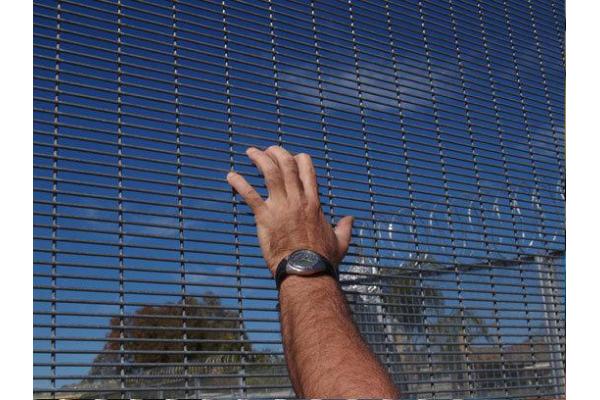 High Quality Various Styles Wire Mesh Security Fence (ZL-WMF)